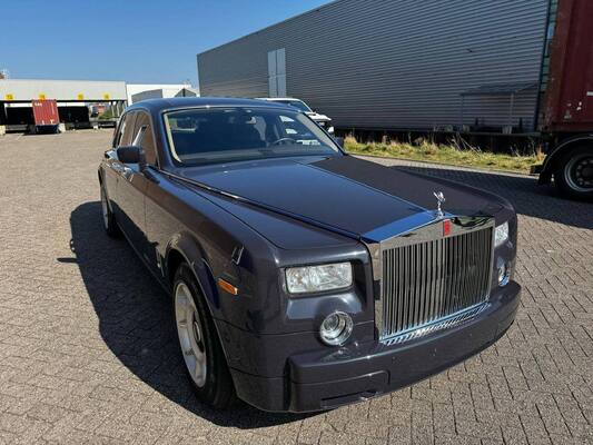 ROLLS-ROYCE PHANTOM